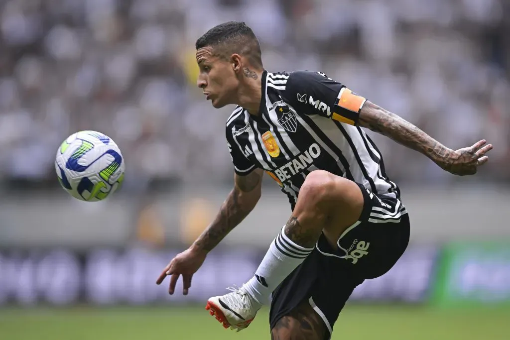 Guilherme Arana em ação pelo Atlético Mineiro. (Photo by Pedro Vilela/Getty Images)