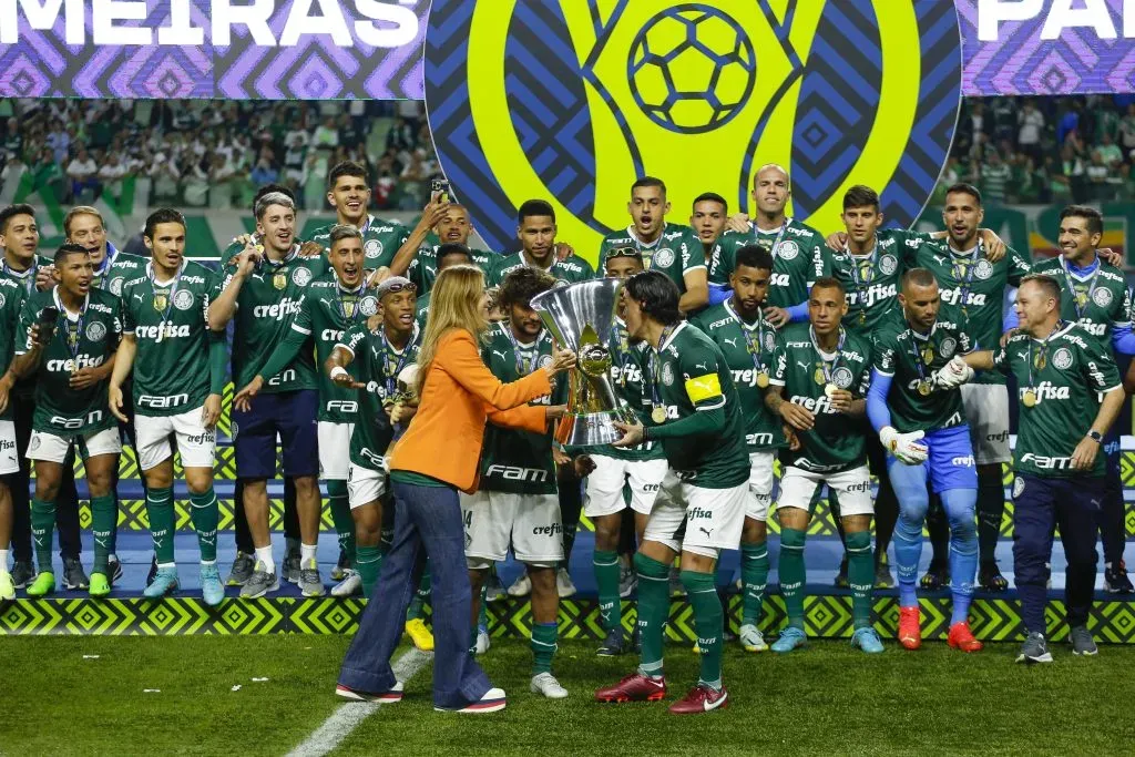 Leila Pereira repete mesma cena que havia feito em 2022. Foto: Ricardo Moreira/Getty Images