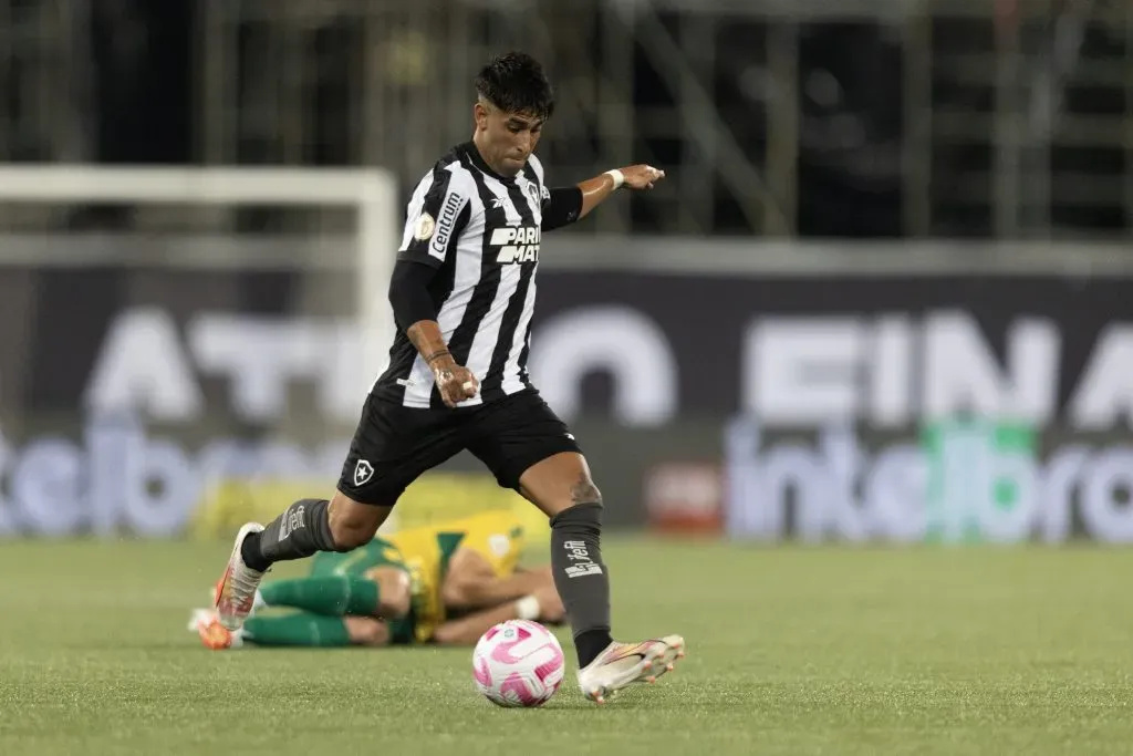 Di Plácido foi o primeiro a deixar o Botafogo (Foto: Lucas Figueiredo/Getty Images)