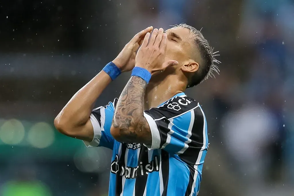 Jogador tem contrato com o Grêmio até dezembro de 2024. (Photo by Pedro H. Tesch/Getty Images)