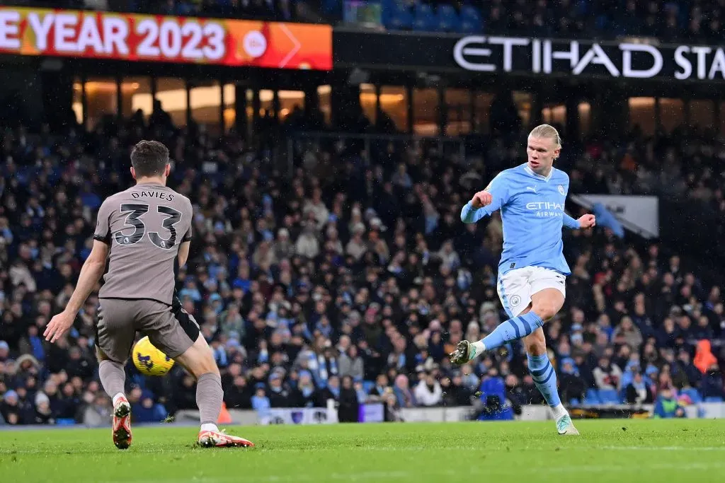 Haaland precisa lutar contra o tempo para jogar o Mundial. Foto: Stu Forster/Getty Images