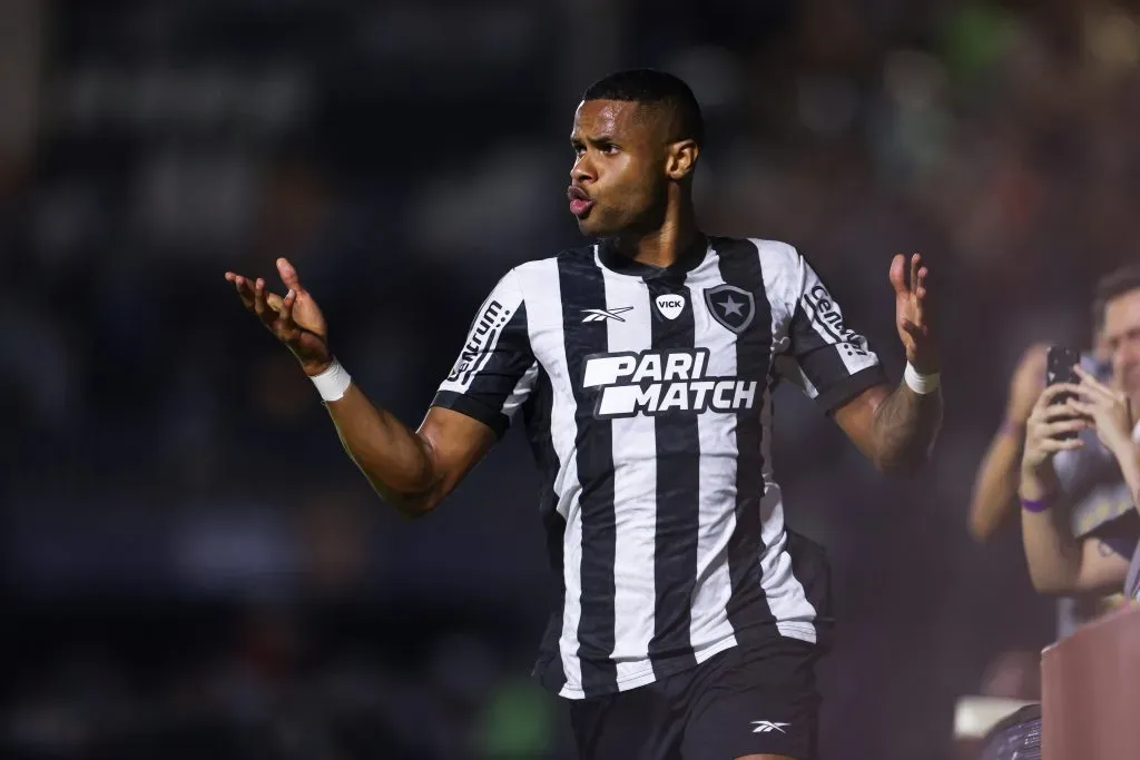 Júnior Santos é alvo do Grêmio no mercado da bola (Foto: Lucas Figueiredo/Getty Images)