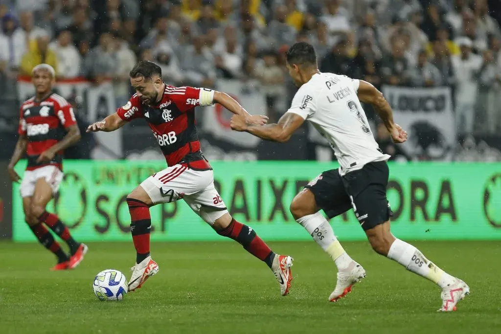 Jogador em ação pelo Flamengo. (Photo by Ricardo Moreira/Getty Images)