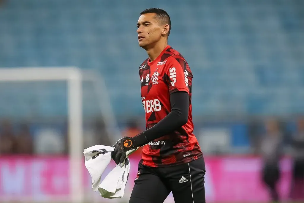 Santos durante aquecimento pelo Flamengo. (Photo by Pedro H. Tesch/Getty Images)