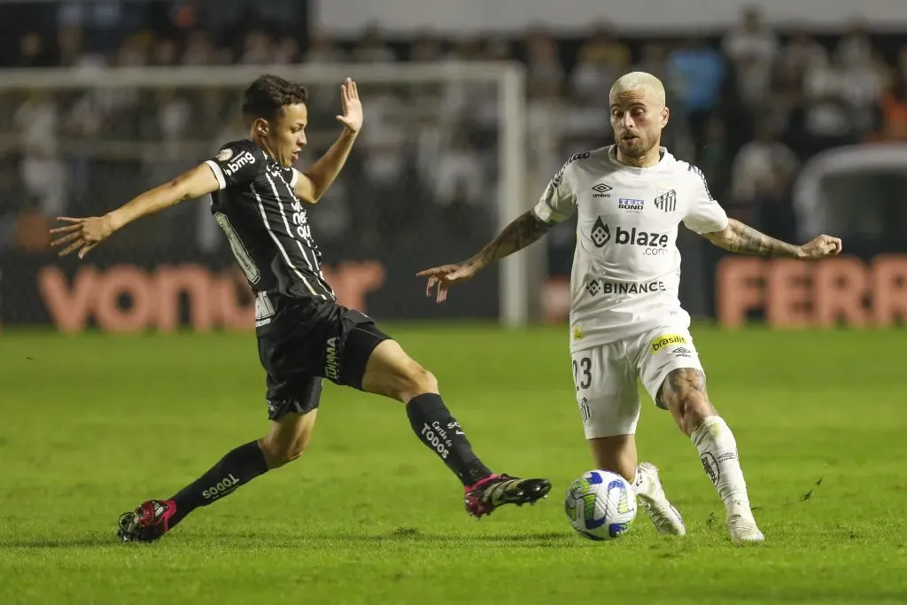 Lucas lima em ação contra o Corinthians. (Photo by Ricardo Moreira/Getty Images)