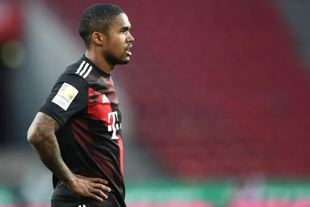 Douglas Costa nos tempos de Bayern. (Photo by Christian Kaspar-Bartke/Getty Images)