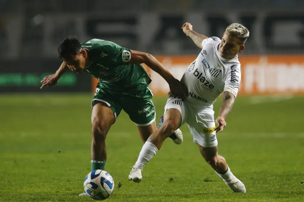 Soteldo jogando pelo Santos. (Photo by Marcelo Hernandez/Getty Images)