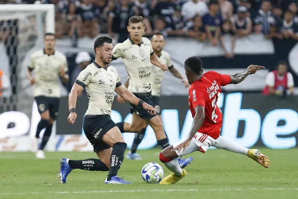 Jogador em ação pelo Corinthians. (Photo by Ricardo Moreira/Getty Images)