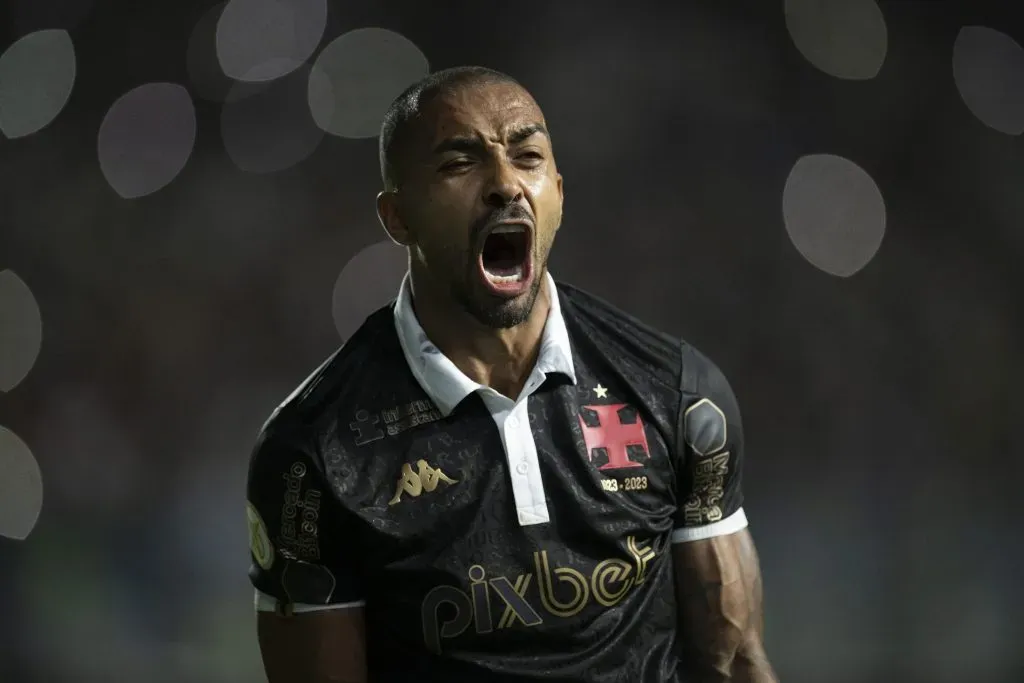 Paulo Henrique comemora gol na vitória sobre o Botafogo. Foto: Jorge Rodrigues/AGIF