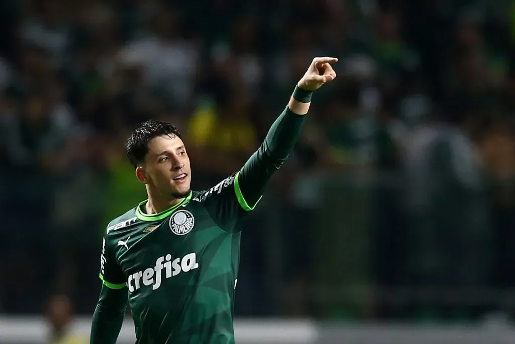 Joaquín Piquerez of Palmeiras. (Photo by Alexandre Schneider/Getty Images)