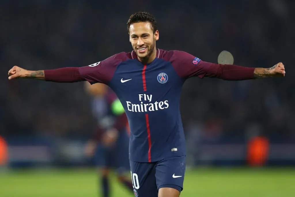 Neymar celebrando gol nos tempos de PSG. (Photo by Dean Mouhtaropoulos/Getty Images)