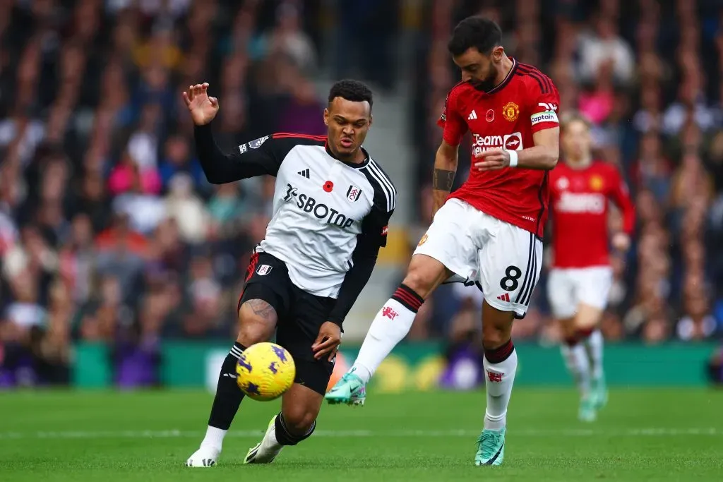 Rodrigo no duelo diante do Manchester United (Photo by Bryn Lennon/Getty Images)