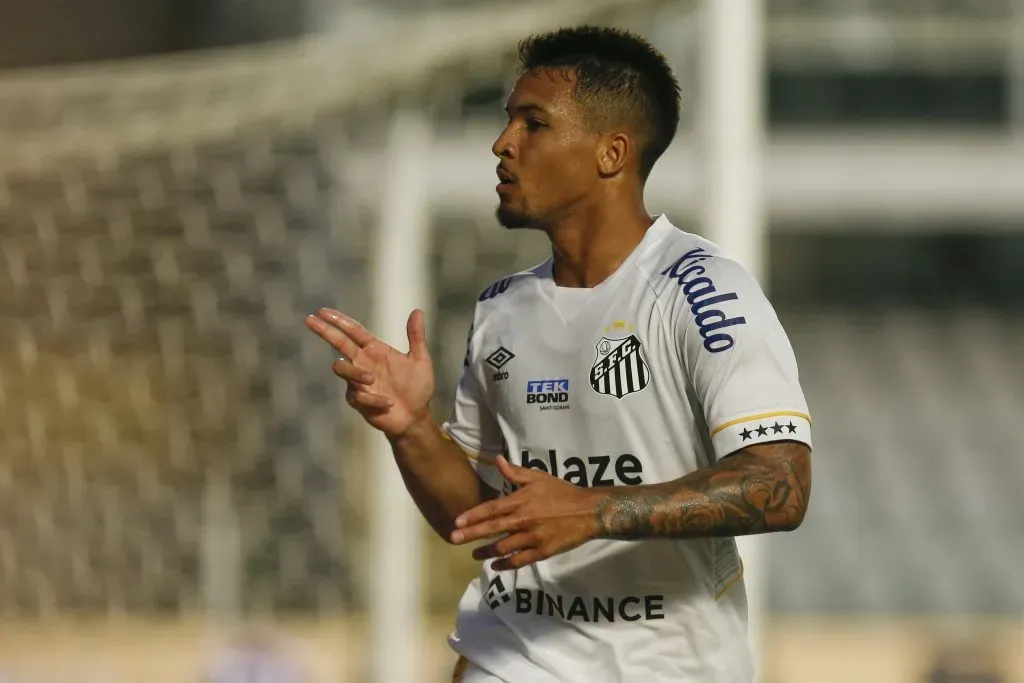 Marcos Leonardo na partida diante do Botafogo (Photo by Ricardo Moreira/Getty Images)