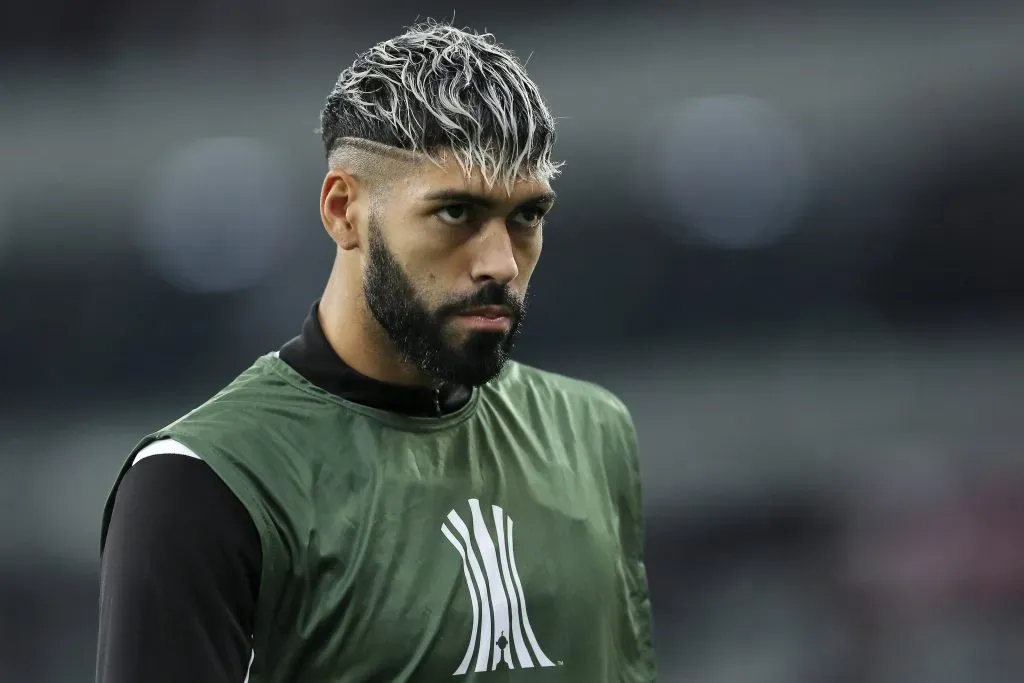 CURITIBA, 28 DE JUNHO: Alexander Barboza, do Libertad, analisa antes da partida de ida das oitavas de final entre Athletico Paranaense e Libertad, como parte da Copa Conmebol Libertadores 2022, na Arena da Baixada, em 28 de junho de 2022, em Curitiba, Brasil. (Foto: Heuler Andrey/Getty Images)