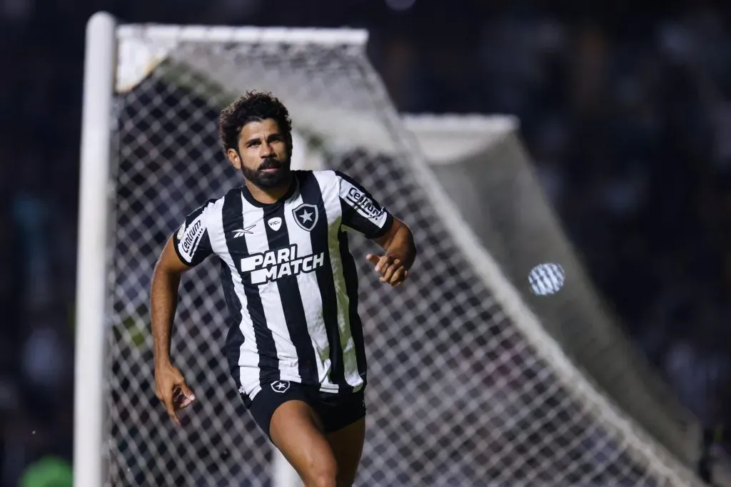 Diego Costa celebrando gol pelo Botafogo. (Photo by Lucas Figueiredo/Getty Images)
