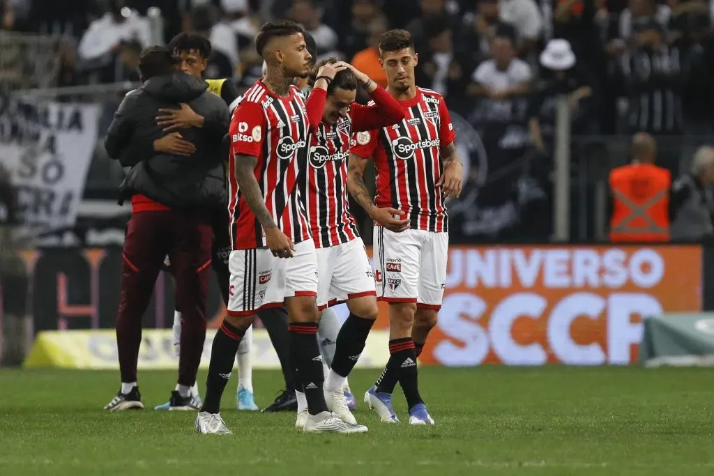 Destino do meia é incerto. (Photo by Ricardo Moreira/Getty Images)