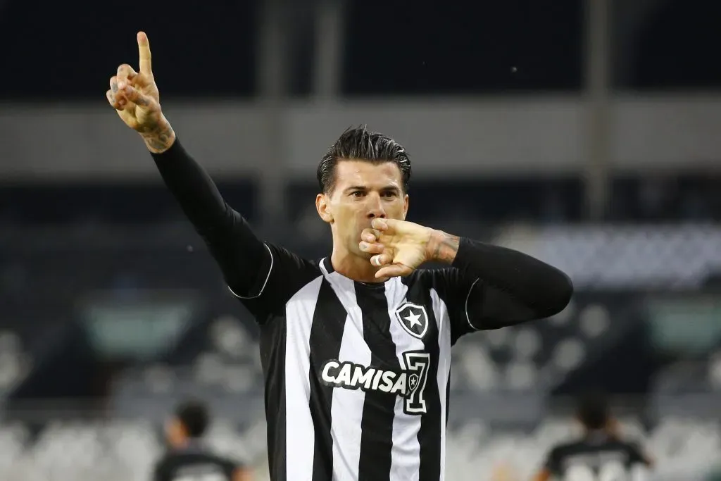 Victor Cuesta celebrando gol pelo Botafogo. (Photo by Wagner Meier/Getty Images)