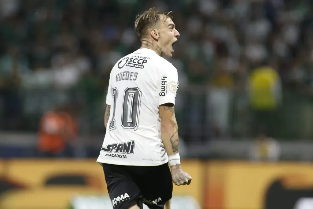 Róger Guedes em ação pelo Corinthians (Photo by Miguel Schincariol/Getty Images)