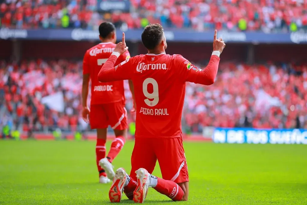 Pedro Raul celebrando gol pelo Toluca. (Photo by Hector Vivas/Getty Images)