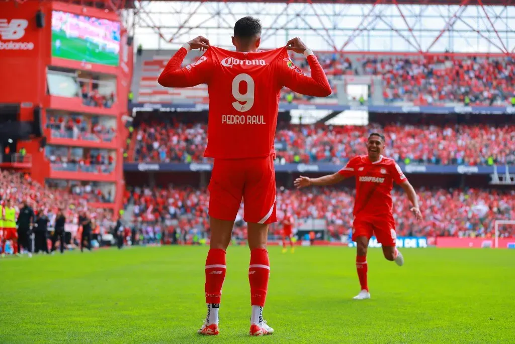 Pedro Raul celebrando gol no Campeonato Mexicano. (Photo by Hector Vivas/Getty Images)