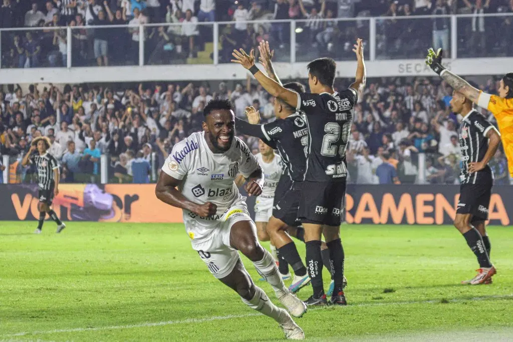Stiven Mendoza comemorando gol contra o Corinthians. Foto: Fernanda Luz/AGIF