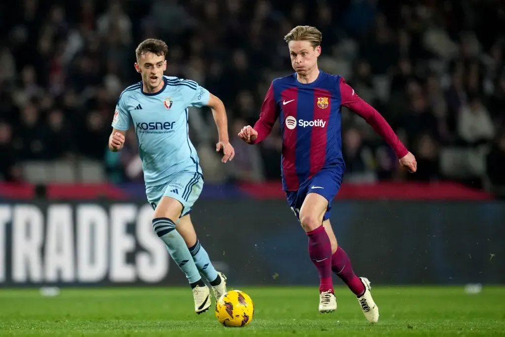 De Jong pelo Barça. (Photo by Alex Caparros/Getty Images)