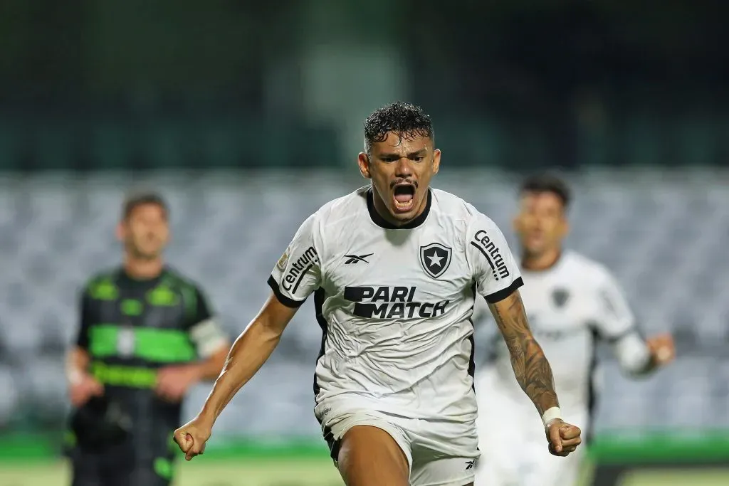 Atacante no duelo diante do Coritiba (Photo by Heuler Andrey/Getty Images)