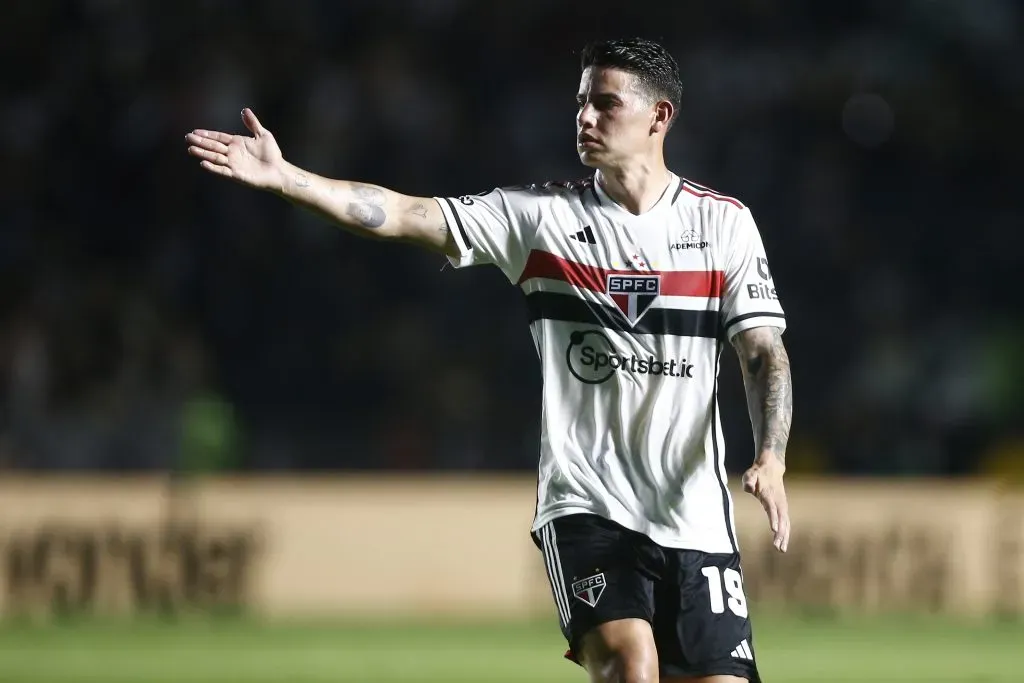 RIO DE JANEIRO, BRAZIL – OCTOBER 7: James Rodrigues of Sao Paulo reacts during the match between Vasco Da Gama and Sao Paulo as part of Brasileirao 2023 at Sao Januario Stadium on October 7, 2023 in Rio de Janeiro, Brazil. (Photo by Wagner Meier/Getty Images)