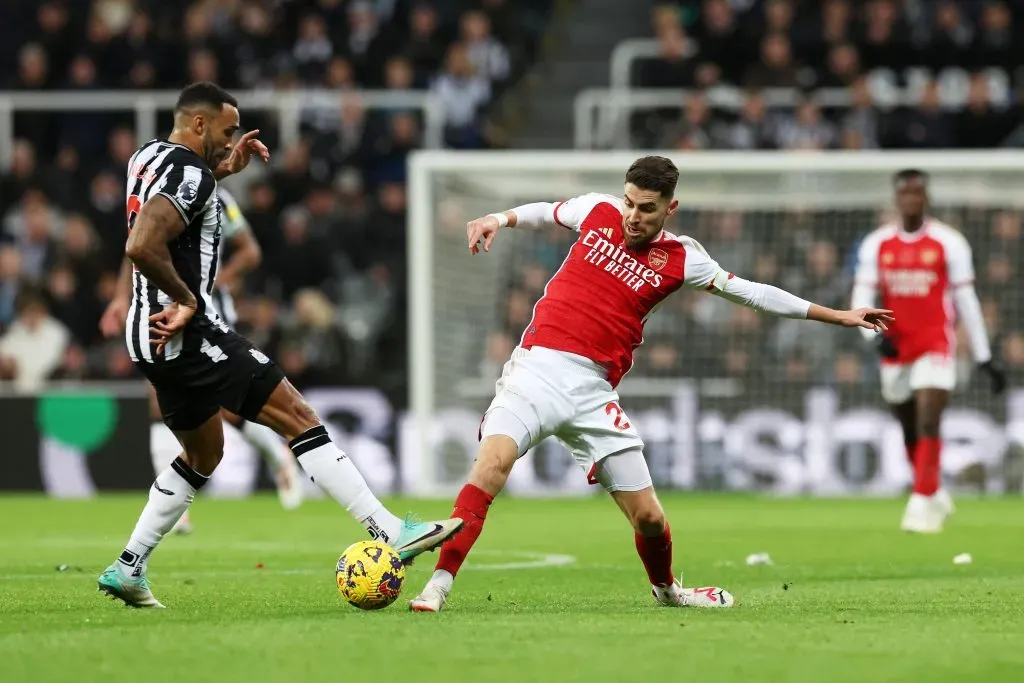 Jorginho em ação contra o Newcastle. (Photo by Ian MacNicol/Getty Images)