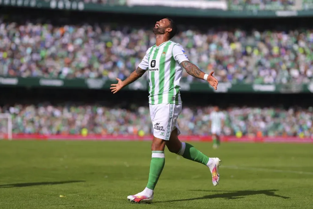 Willian José celebrando gol pelo Real Bétis. (Photo by Fran Santiago/Getty Images)