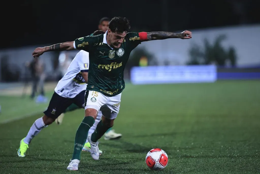 SP – SANTO ANDRE – 12/02/2024 – PAULISTA 2024, SANTO ANDRE X PALMEIRAS – Gustavo Gomez jogador do Palmeiras durante partida contra o Santo Andre no estadio Bruno Jose Daniel pelo campeonato Paulista 2024. Foto: Ettore Chiereguini/AGIF