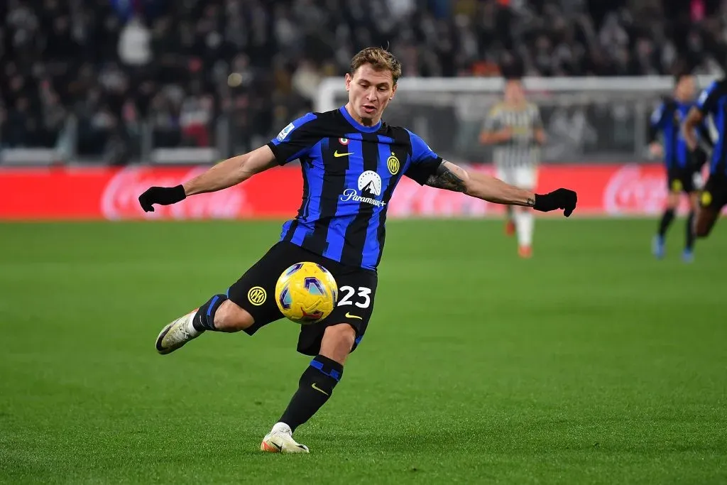 Barella em campo pela Inter (Photo by Valerio Pennicino/Getty Images)