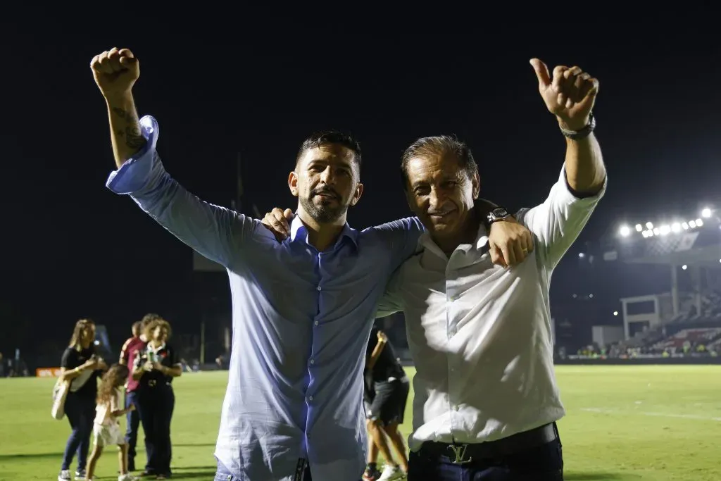 Emiliano Díaz, auxiliar do Vasco e Ramón Díaz, treinador do Vasco (Photo by Wagner Meier/Getty Images)