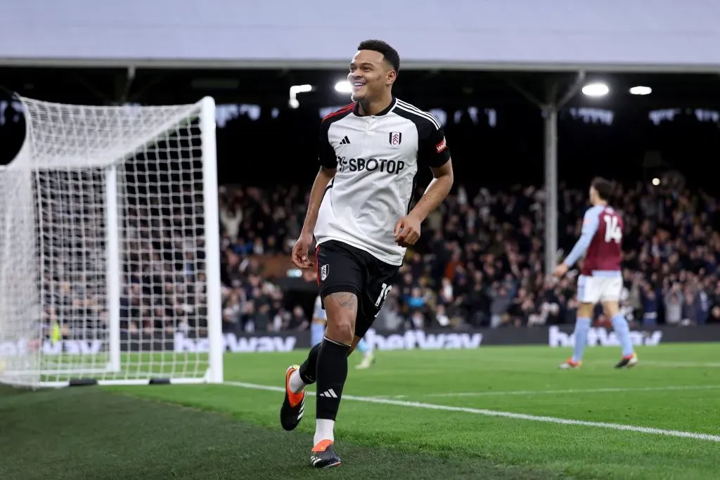 Atacante em ação pelo Fulham (Photo by Warren Little/Getty Images)