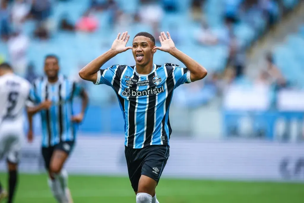 Gustavo Nunes vem se destacando pelo Grêmio (Foto: Lucas Uebel/Grêmio/Divulgação)