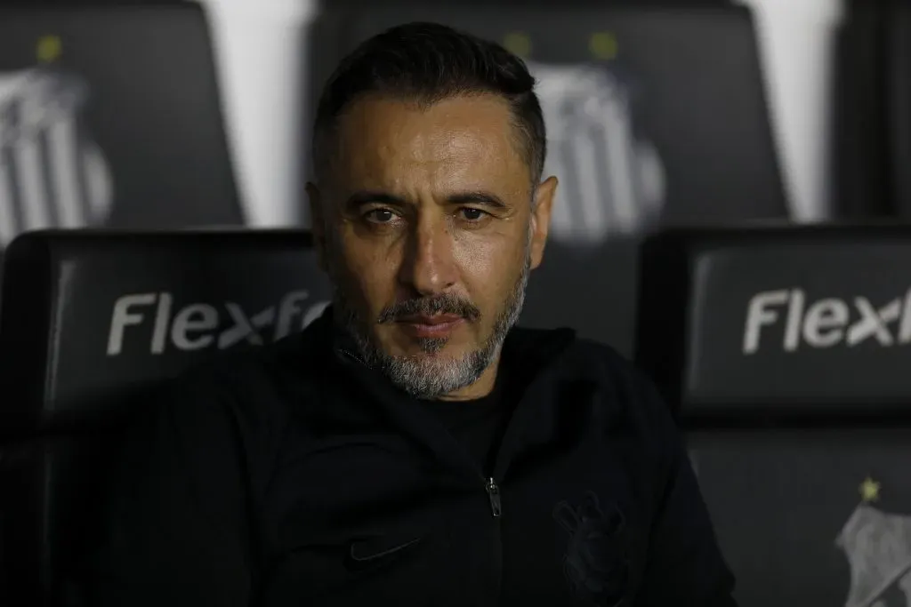 Vítor Pereira não deu certo no Corinthians. Foto: Ricardo Moreira/Getty Images