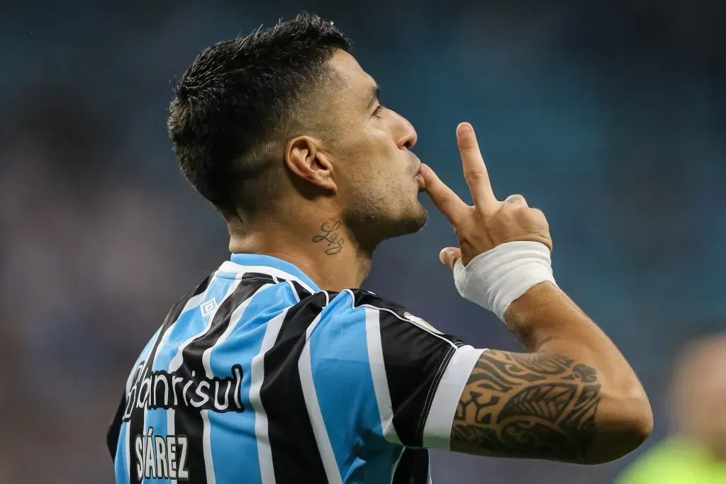 Torcida do Grêmio sente saudades de Suárez. Foto: Pedro H. Tesch/Getty Images