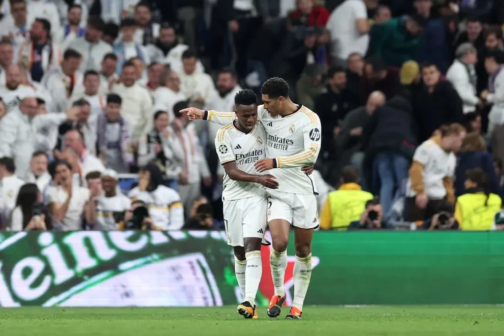 Vinícius Júnior e Bellingham lado a lado. Foto: Gonzalo Arroyo Moreno/Getty Images