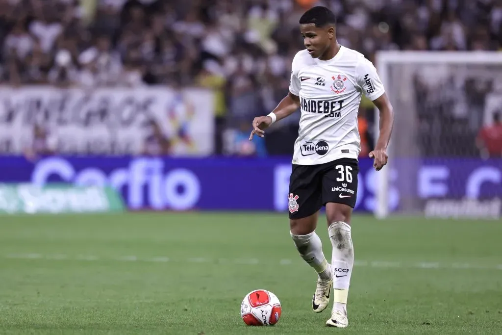 Wesley em ação pelo Corinthians. Foto: Marcello Zambrana/AGIF