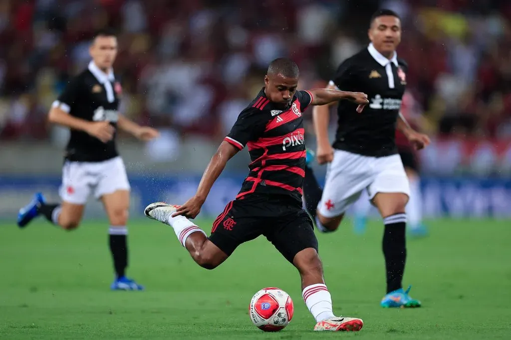 Nicolás de la Cruz of Flamengo (Photo by Buda Mendes/Getty Images)