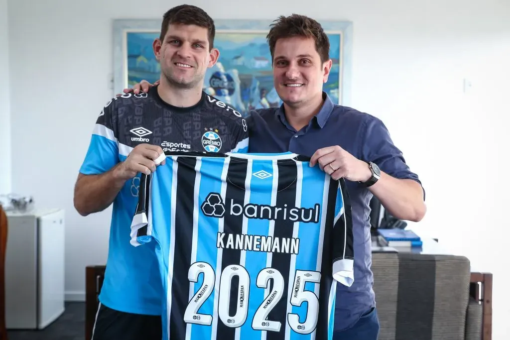 O contrato do zagueiro foi renovado até 2025 (Foto: Lucas Uebel/Grêmio/Divulgação)