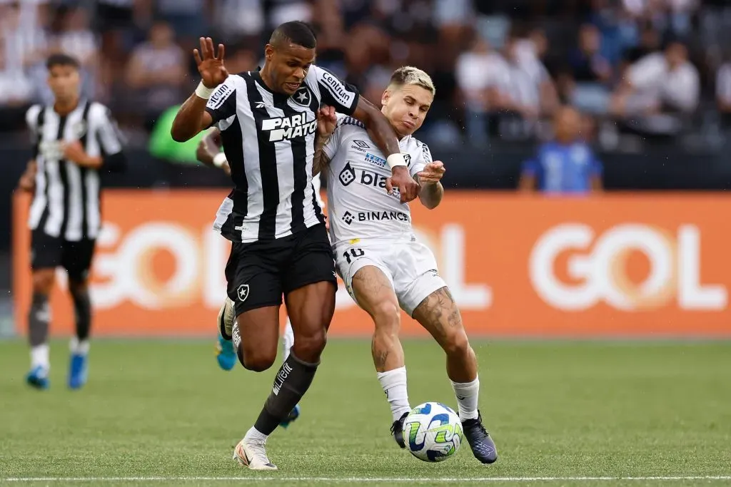 Júnior Santos contra o Santos. (Photo by Buda Mendes/Getty Images)