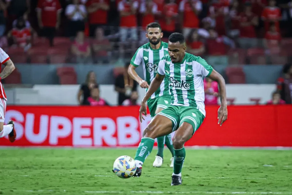 Caique é alvo do Timão. Foto: Maxi Franzoi/AGIF