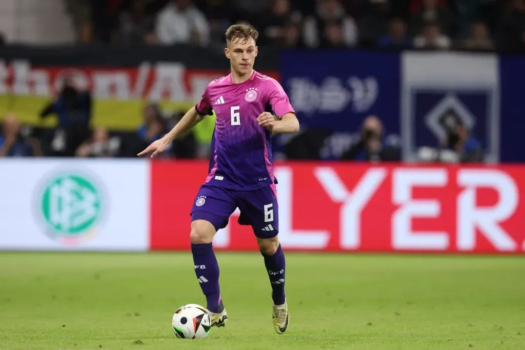 Joshua Kimmich em partida pela Seleção da Alemanha. (Photo by Alexander Hassenstein/Getty Images)