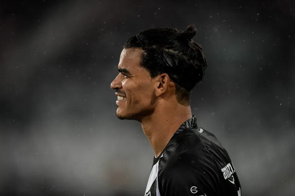 Danilo Barbosa em campo pelo Botafogo. Foto: Thiago Ribeiro/AGIF