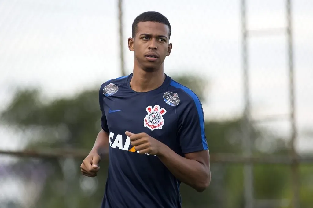 Jogador em um treino do Corinthians. Foto: Daniel Vorley/AGIF