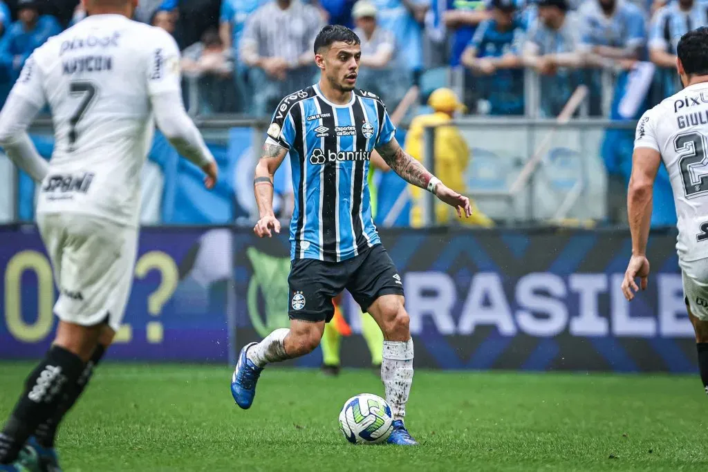 Carballo em ação pelo Grêmio. Foto: Maxi Franzoi/AGIF