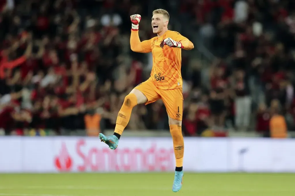 Bento celebrando gol do Athletico Paranaense. (Photo by Heuler Andrey/Getty Images)