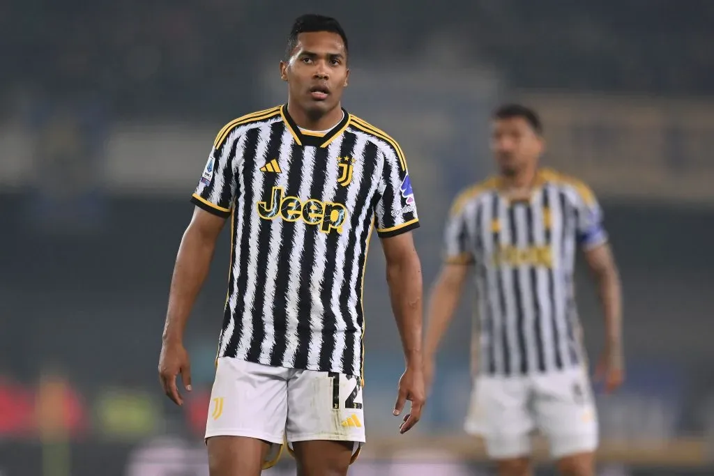 Alex Sandro em ação pela Juventus. (Photo by Alessandro Sabattini/Getty Images)