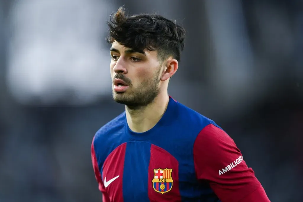 Meio-campista em campo pelo Barcelona (Photo by David Ramos/Getty Images)